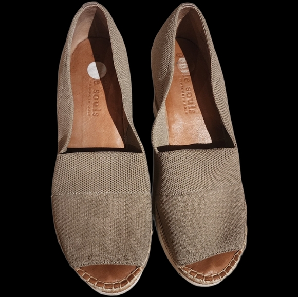 Gentle Souls by Kenneth Cole Women's Elyssa Wedge Platform Size 9 - Picture 3 of 9